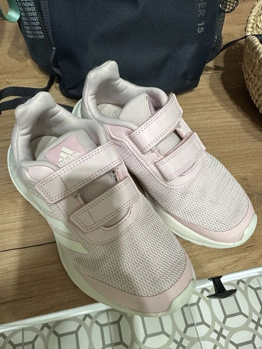 Продам кроссовки adidas