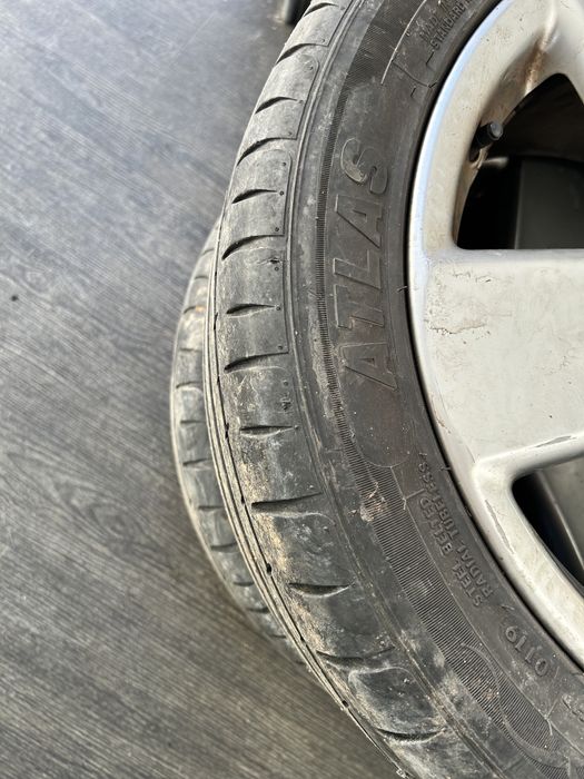 Vand anvelope vara 235/45/17