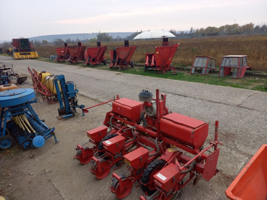 Semanatoare porumb BEKER . .