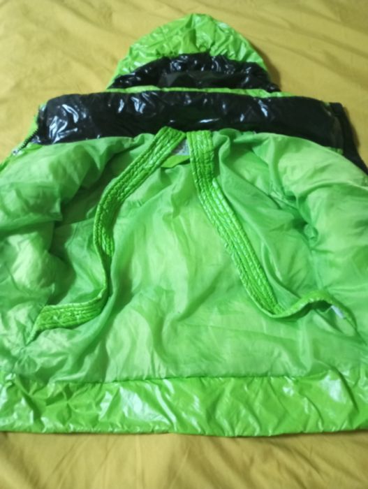 Куртка сотилади холати зор