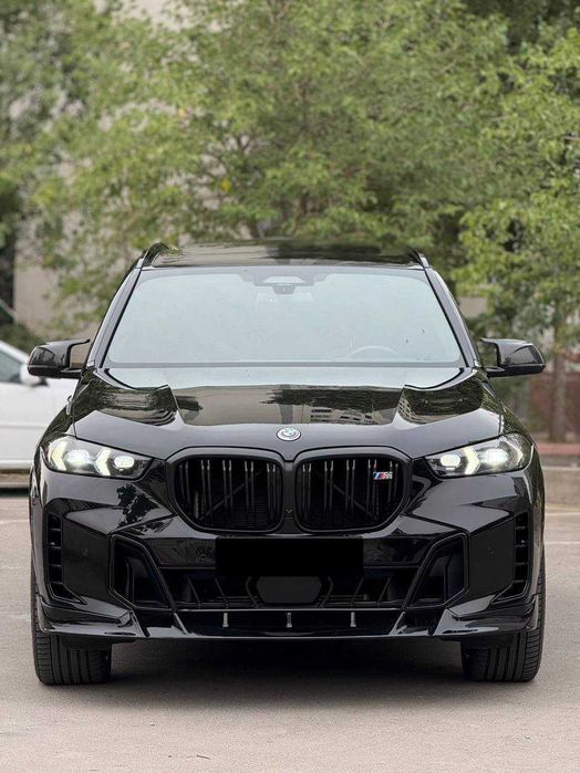 Sotuvda BMW X5 M60i avtomashinamiz