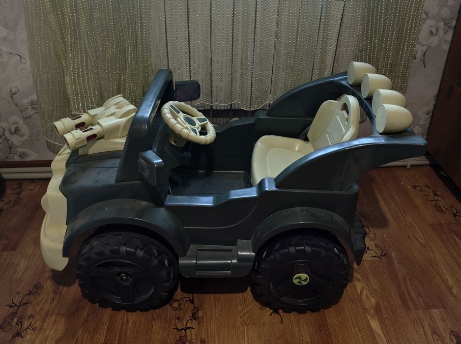 Продам машинку большую