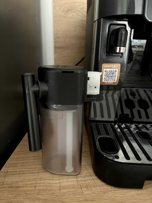 Кафемашина/кафеавтомат De'Longhi Magnifica Start Milk ECAM223.61.GB - като нова, с гаранция до 2027