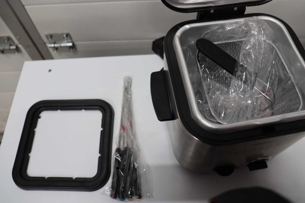 Фритюрник Princess, комплект за фондю, 1.2л, 840W, Лек ДЕФЕКТ