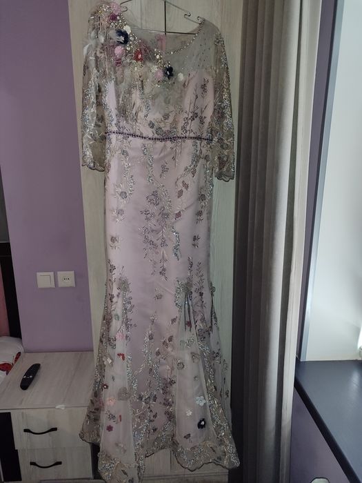 Вечернее длинное платье