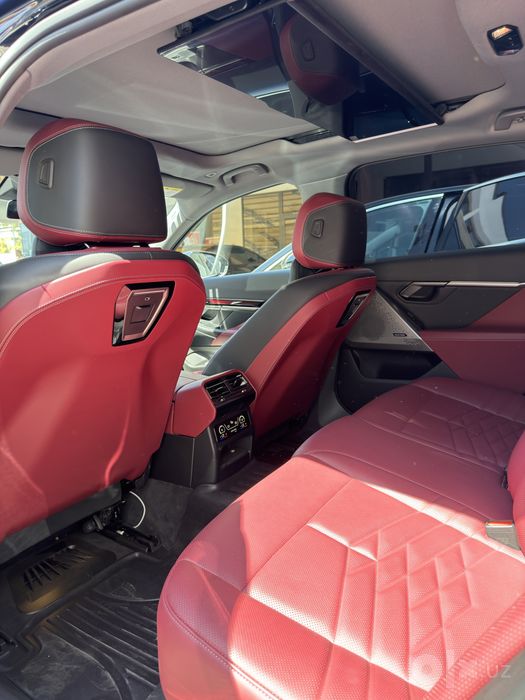 BMW i5 40L M Sport paket 2025 yil