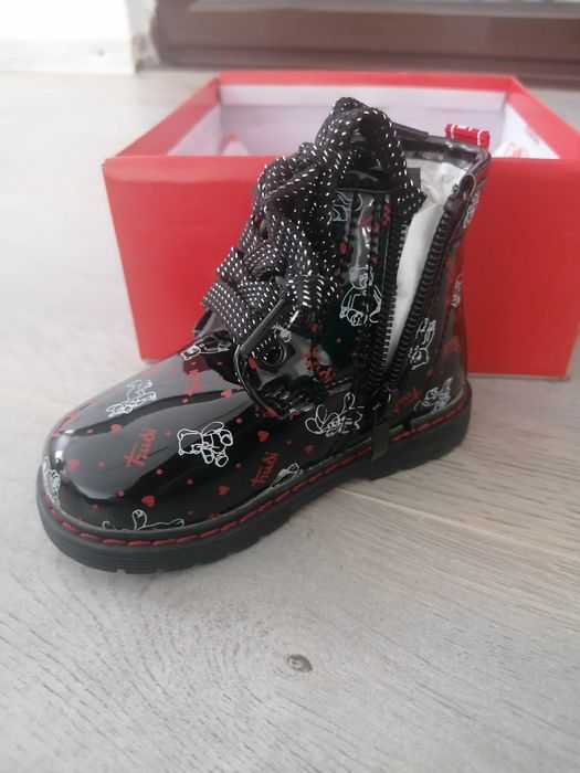 Ghete copii, numărul 21. Sunt noi.