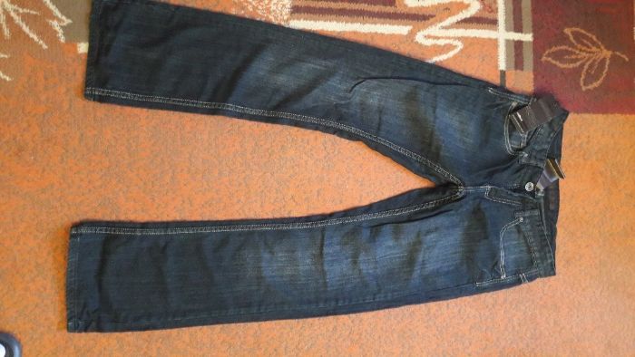 vand blugi nou nouti