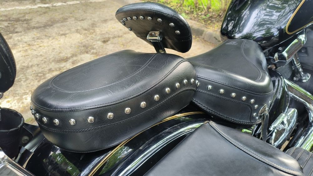 Șei șa Mustang cu backrest reglabil Kawasaki Vulcan VN 2000