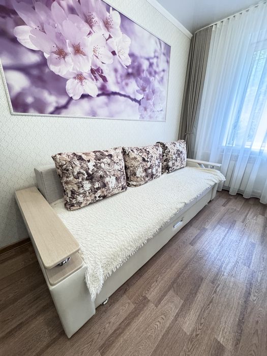 Продается диван б/у в хорошем состоянии