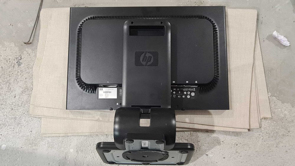 Монитор 22" HP Compaq LA2205wg - ЗА ЧАСТИ !!!