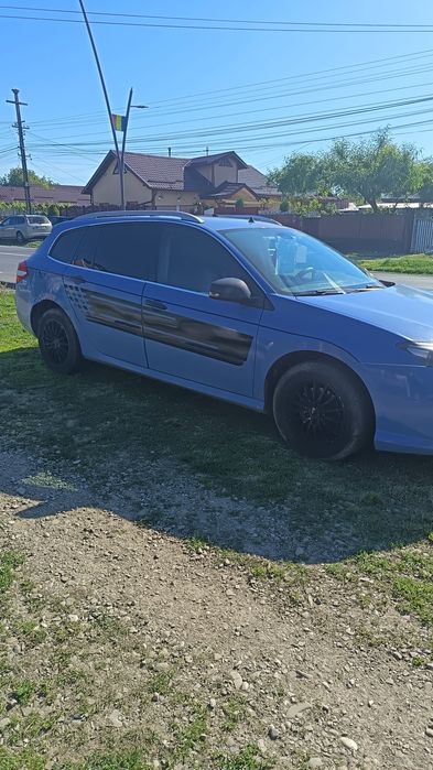 Renault Laguna și WV golf