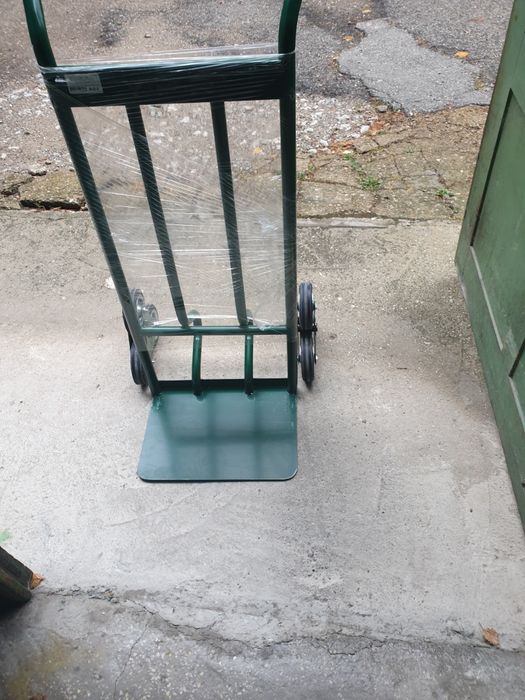 Количка за стълби под наем