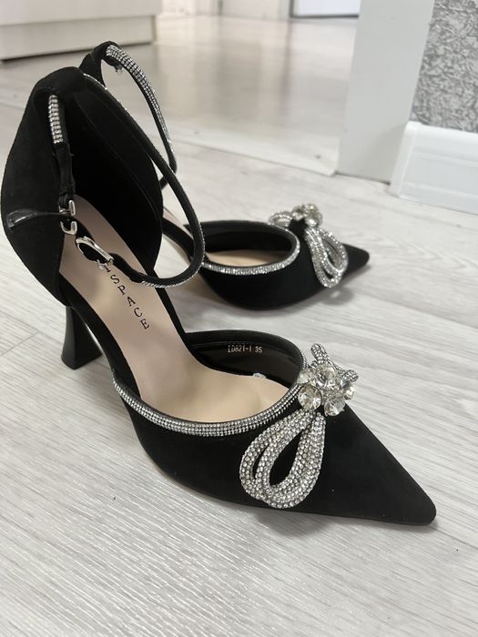 Новые замшевые туфли