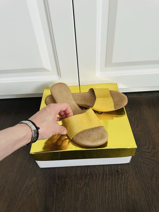 Papuci din piele naturala , stil Massimo Dutti , moi si usori , numarul 39 Noi ,
