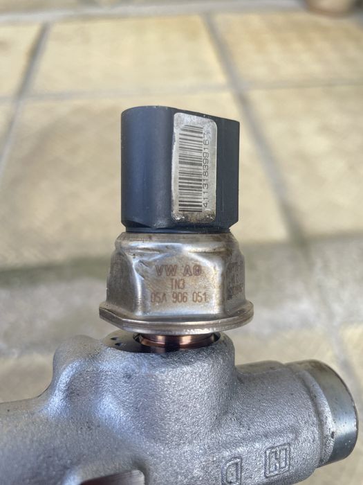 Рейл/Rail с клапан Audi/Ауди 3.0 bitdi