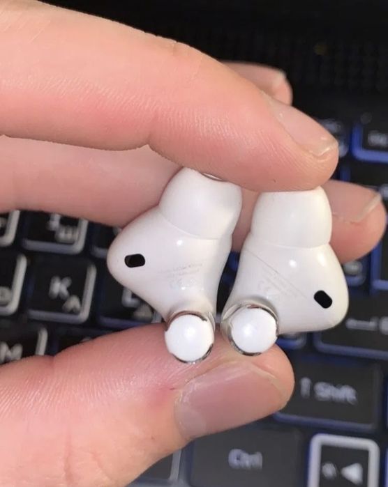 AirPods Pro Левый наушник[А2084]оргинал 100% Отличном Состояния