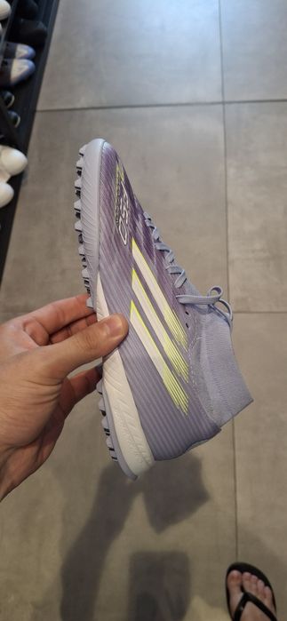 Футболни обувки (стоножки/бутонки) adidas