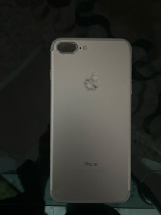 iPhone 7+ продам