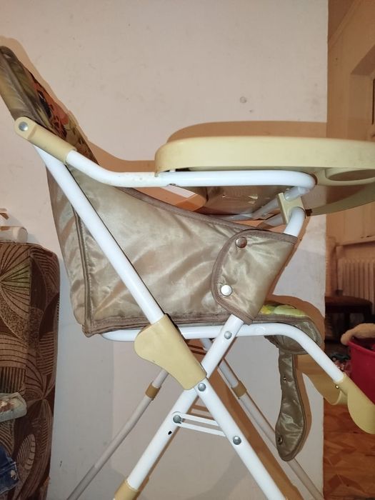 Детский стульчик для кормления