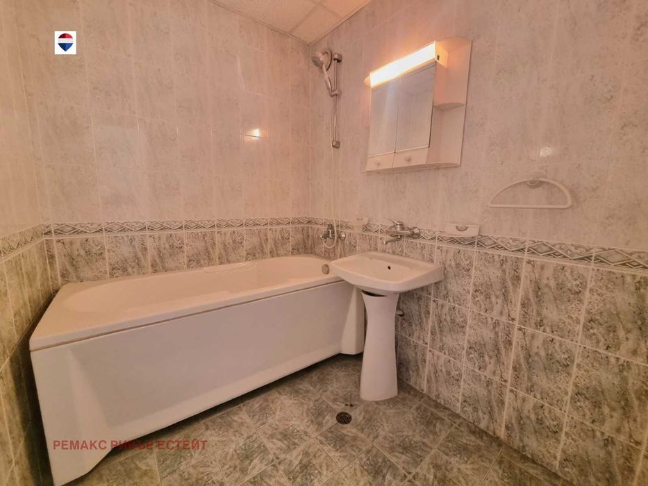 Тристаен апартамент за продажба кв. Дружба 3 - снимка 7