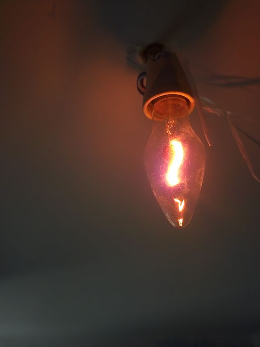 Set de 2 becuri E27 ornamentale tip flacara rosie