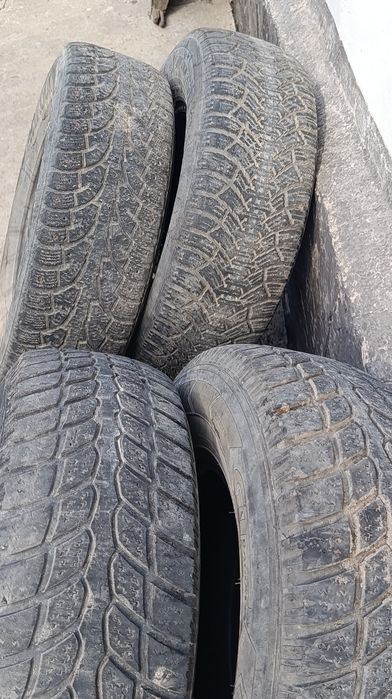 Продам шины 235//75r15