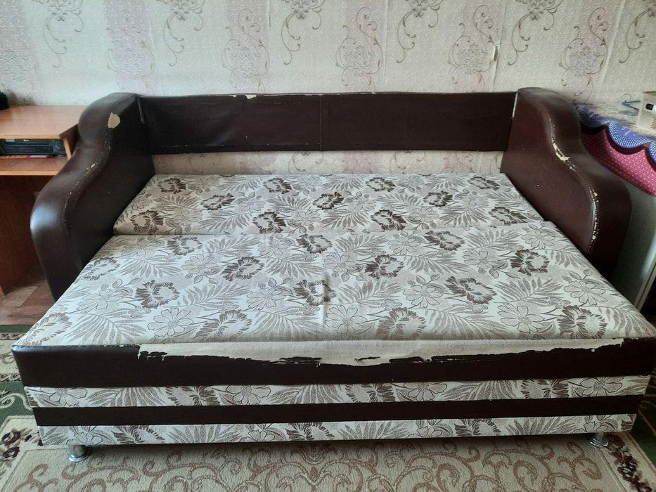 Диван для гостинной! Срочно продам!