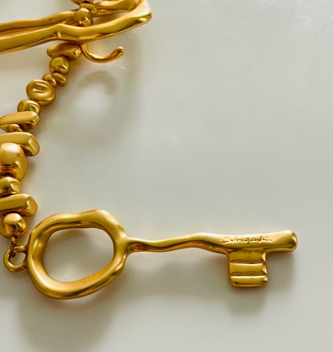 Позлатено колие стил Schiaparelli с висулка ключ.