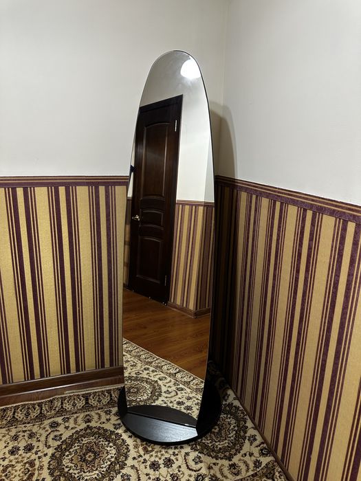 Шкаф в прихожую с зеркалом