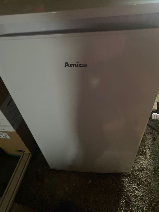 Vând congelator Amica