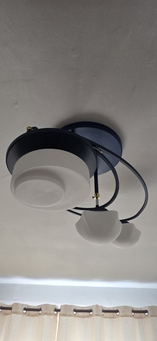Vand lustra cu 3 becuri