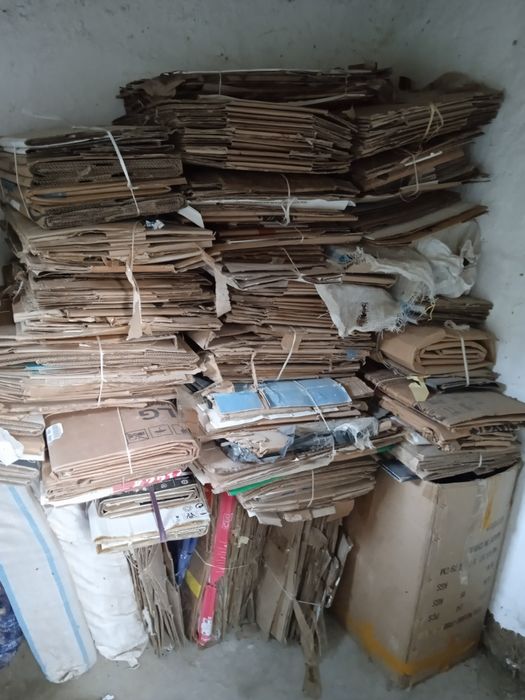 Картон том шувок учун сотилади килоси 3000 сум оладиганлар тел килингл