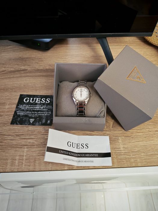 Дамски сребърен часовник GUESS