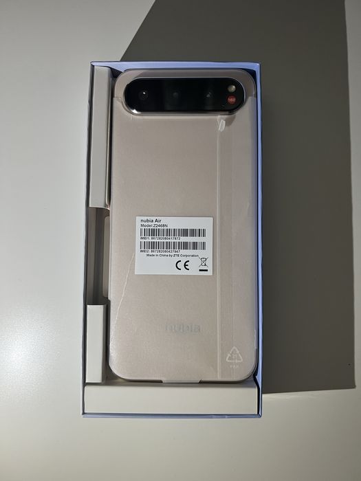 nubia Air (Z2468N)