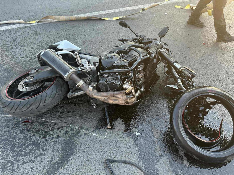 Vand Yamaha  FZ 1 N Sau schimb cine doreste