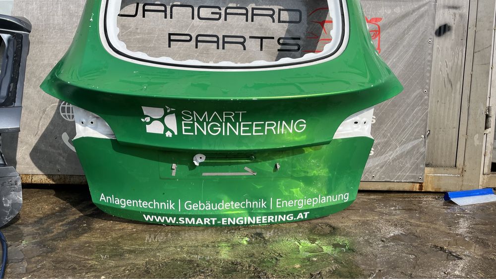 3 броя багажна врата Tesla Y 2020-