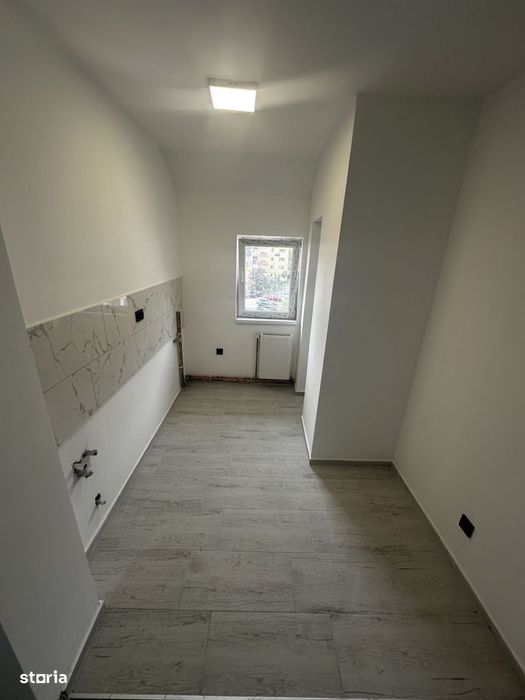 Apartament cu 3 camere de vanzare, 48 mp, Dealul Florilor — fotografia 3