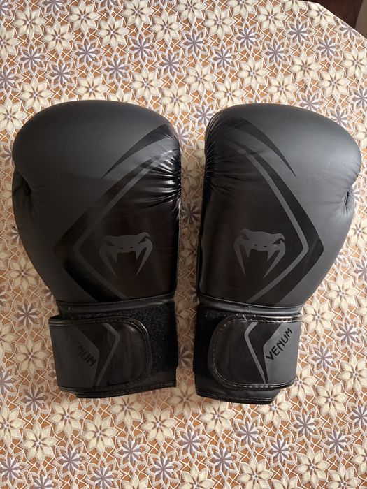 Боксови ръкавици VENUM Contender 2.0, 12oz, Черен/Черен