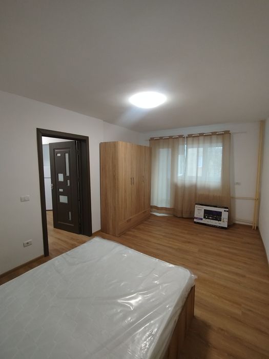 Închiriez garsonieră