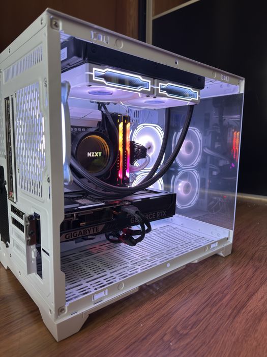 Геймърски компютър/ I5 10500/Водно/32GB/RTX 5070/1TB SSD