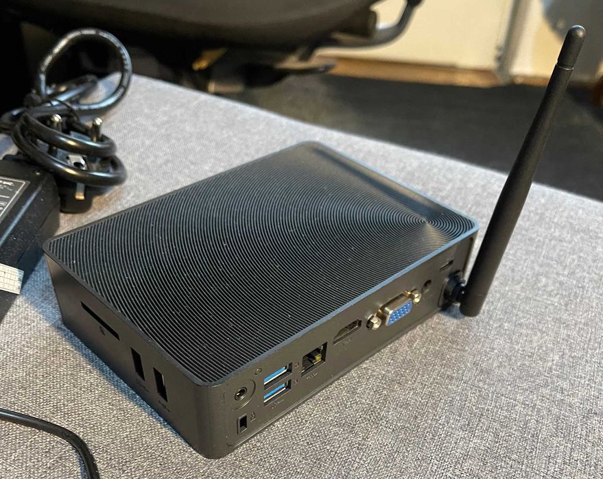 Mini PC Azulle Byte3 Intel Quad Core 4GB DDR3 SSD 256GB Wifi Bluetooth