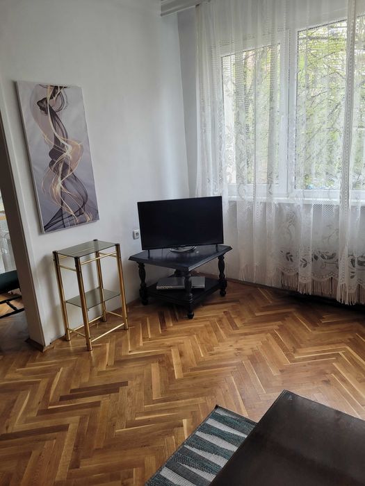Дава се под наем Тристаен апартамент в София, Борово - 98 кв.м за 780 € - Снимка #1