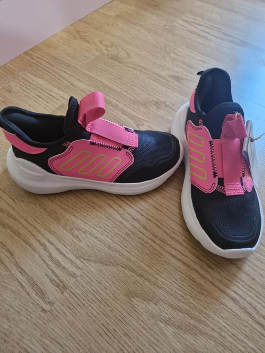 Нови оригинални маратонки Адидас 33н