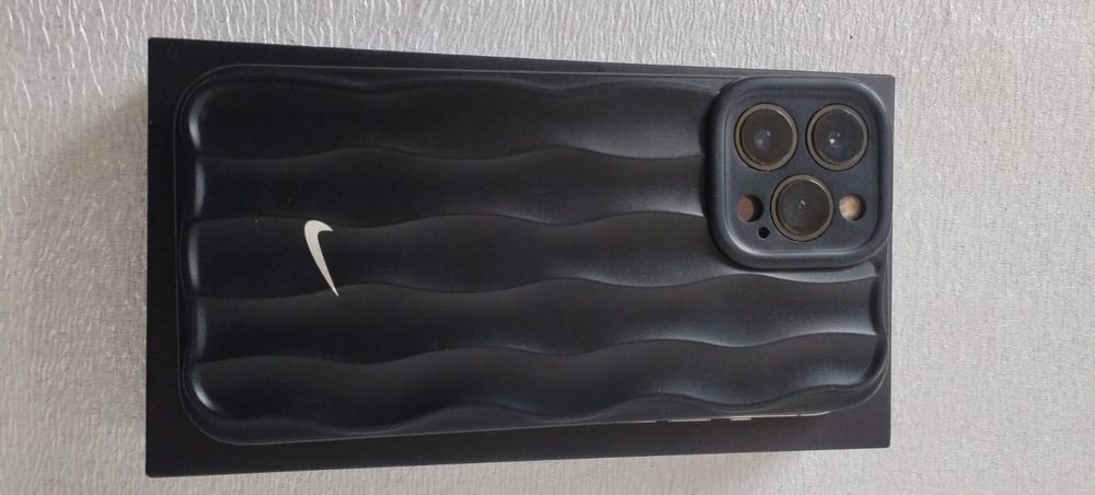 13 про мах  256 Гб  Емкос 78