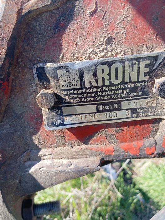 Vând tractor Renault