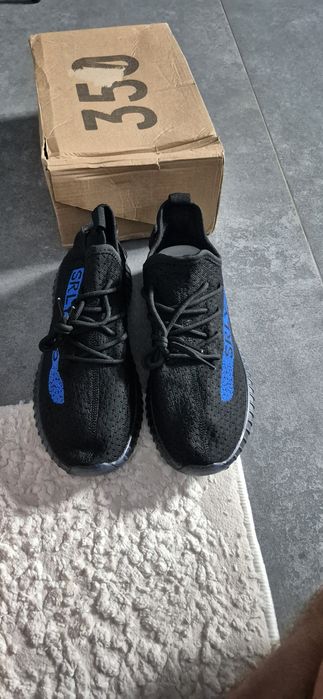 Adidas yezzy noi