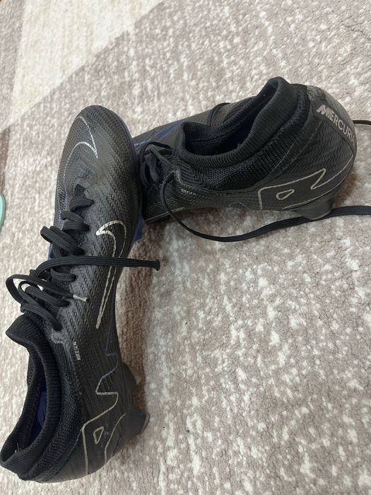 Продавам 2 чифта Футболни обувки nike zoom superfly 9