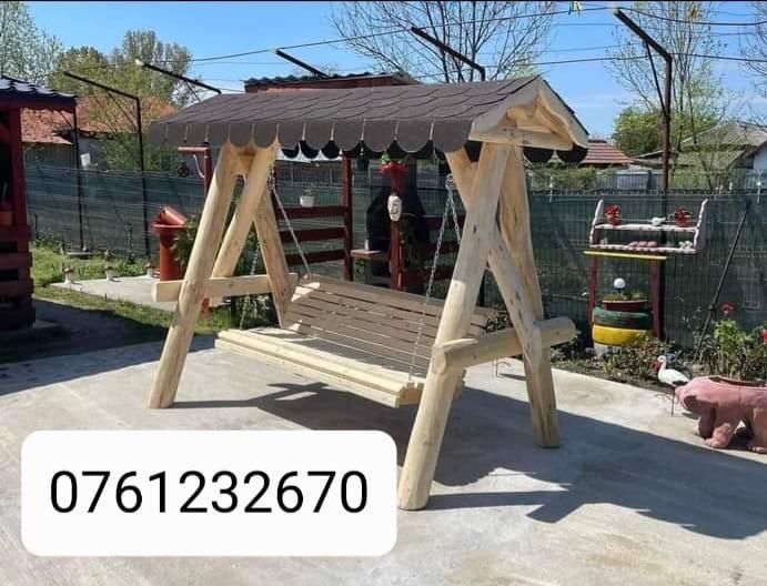 Leagăne și mese rustice