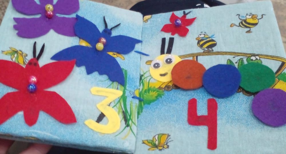 Развивающая книга из фетра